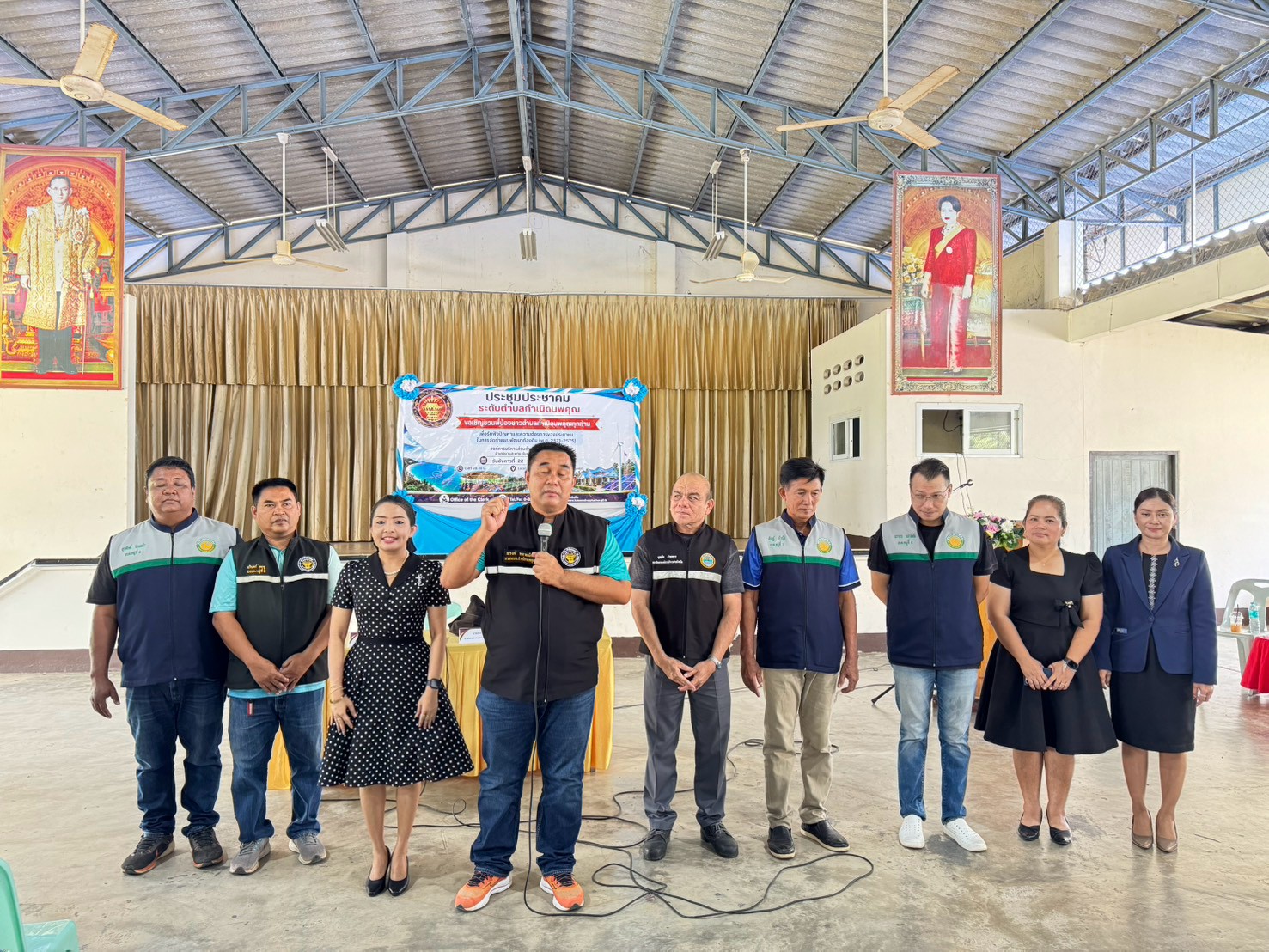 วันที่ 22 กันยายน 2569 องค์การบริหารส่วนตำบลกำเนิดนพคุณ จัดการประชุมประชาคมท้องถิ่นระดับตำบล นำโดย นายณรงค์ พลายน้อย นายกองค์การบริหารส่วนตำบลกำเนิดนพคุณ พร้อมด้วยคณะผู้บริหาร หัวหน้าส่วนราชการ และเจ้าหน้าที่ผู้รับผิดชอบ เพื่อร่วมกันกลั่นกรอง ประสานแผน และจัดลำดับความสำคัญของโครงการพัฒนาจากทุกหมู่บ้าน บรรจุลงในแผนพัฒนาท้องถิ่น ๕ ปี ฉบับใหม่มาร่วมกันคิด ร่วมกันเลือกโครงการที่จำเป็นเร่งด่วน เพื่อให้งบประมาณลงไปแก้ไขปัญหาได้ตรงจุด ณ ศาลาอเนกประสงค์องค์การบริหารส่วนตำบลกำเนิดนพ